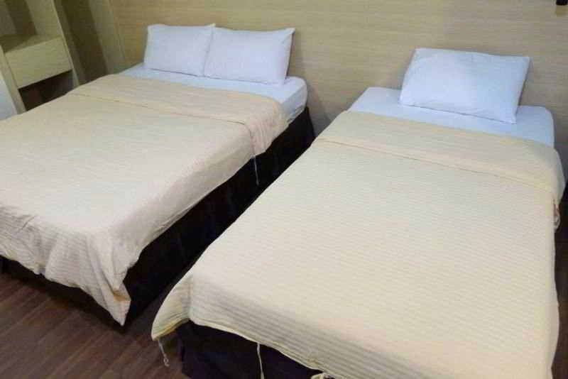Maxim Hotel Kota Kinabalu Buitenkant foto